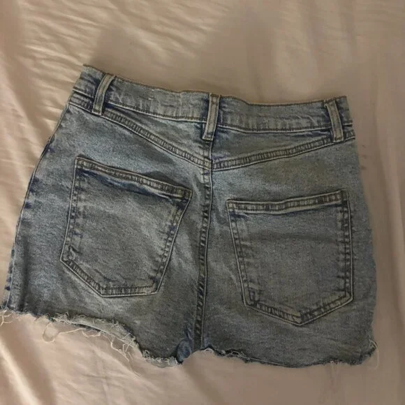 Denim Short Shorts - Picture 2 of 3